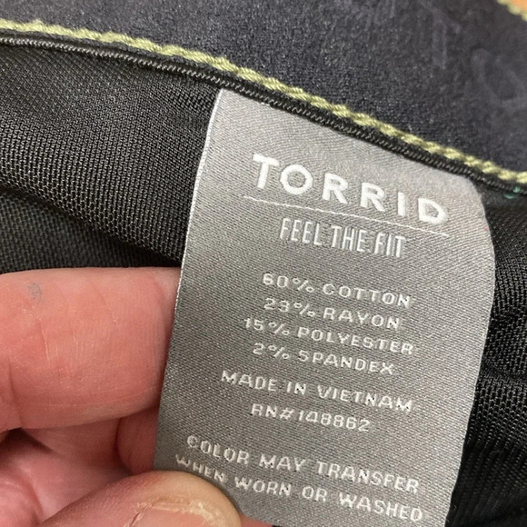Torrid Pants Feel the Fit Super Soft Crop Bombshell Skinny Womens Size 20 - Picture 5 of 9
